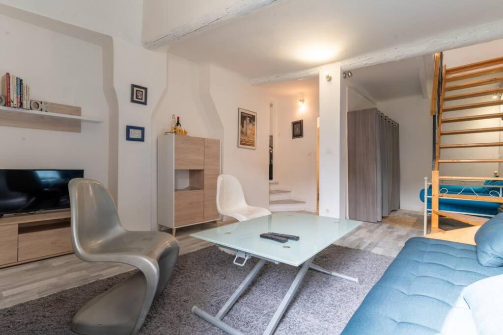 Le Charme Du Medieval Dans Un Appartement Cosy Йер Экстерьер фото