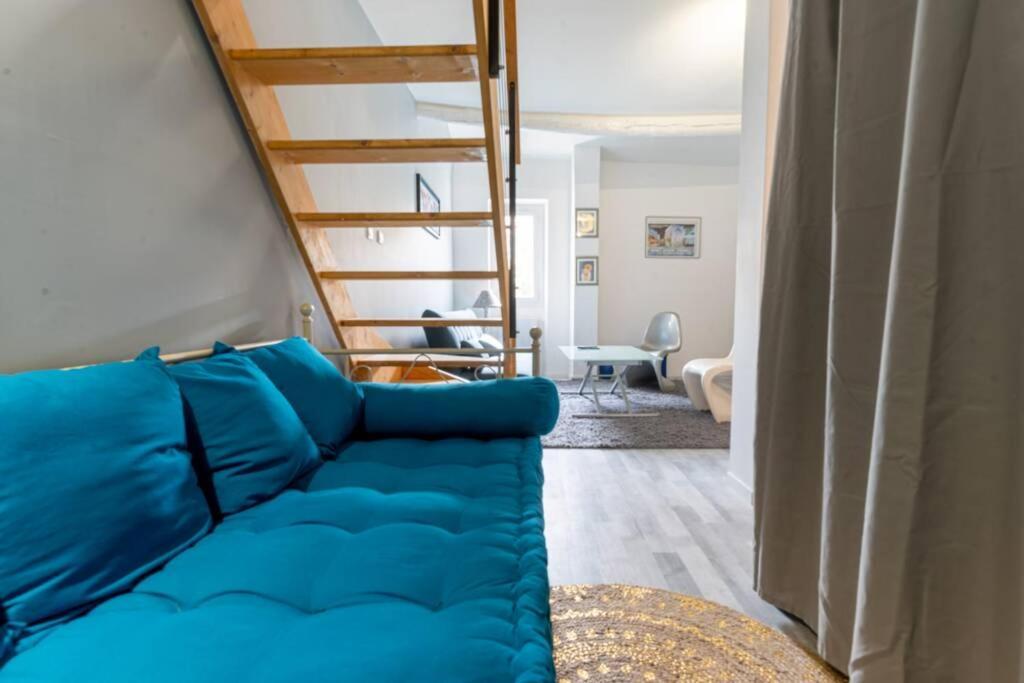 Le Charme Du Medieval Dans Un Appartement Cosy Йер Экстерьер фото