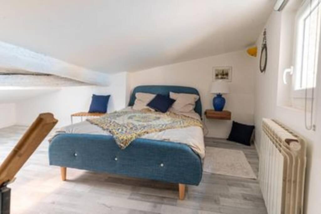 Le Charme Du Medieval Dans Un Appartement Cosy Йер Экстерьер фото